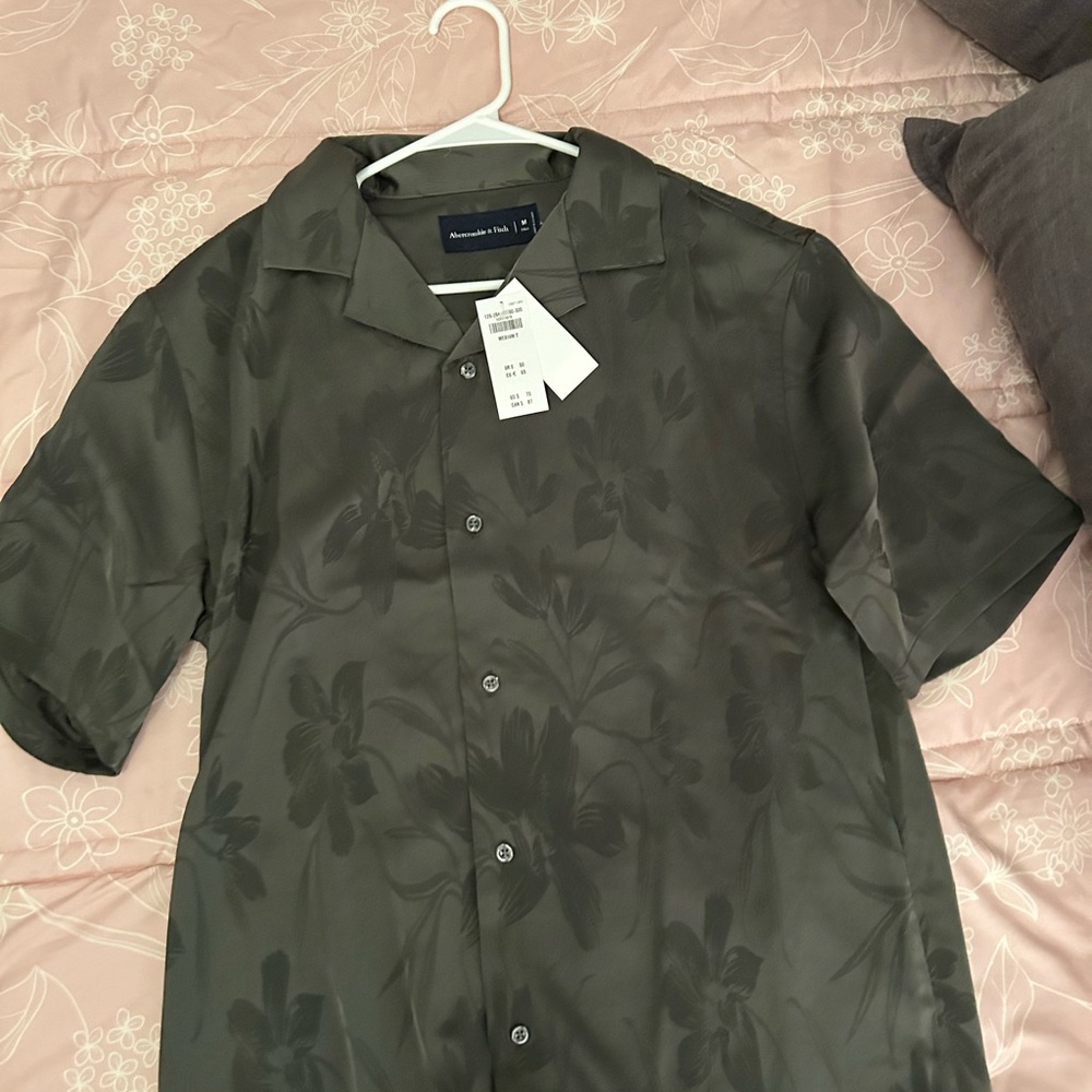 NWT M TALL Men’s Abercrombie Shirt